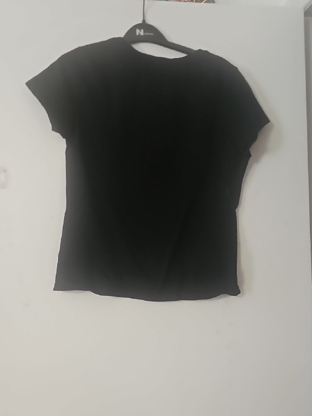 GUESS Black Rhinestone Triangle Logo Tee - Picture 4 of 4